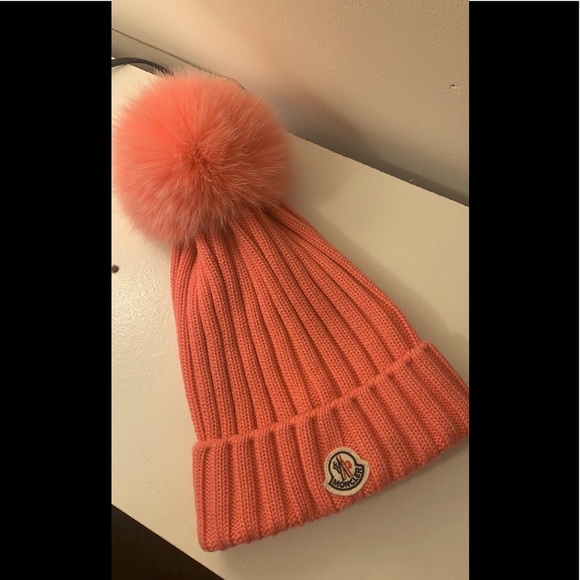 Moncler hat - Picture 1 of 4